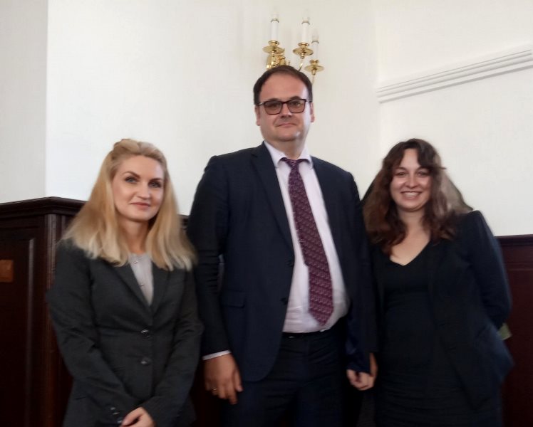 Наталія Гоца, консул Польщі Славомір Місяк, Наталія Пасічник.